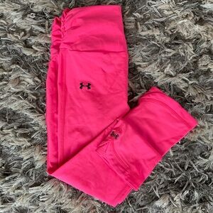 Under armor cropped leggings XS. Breast cancer awareness pink!